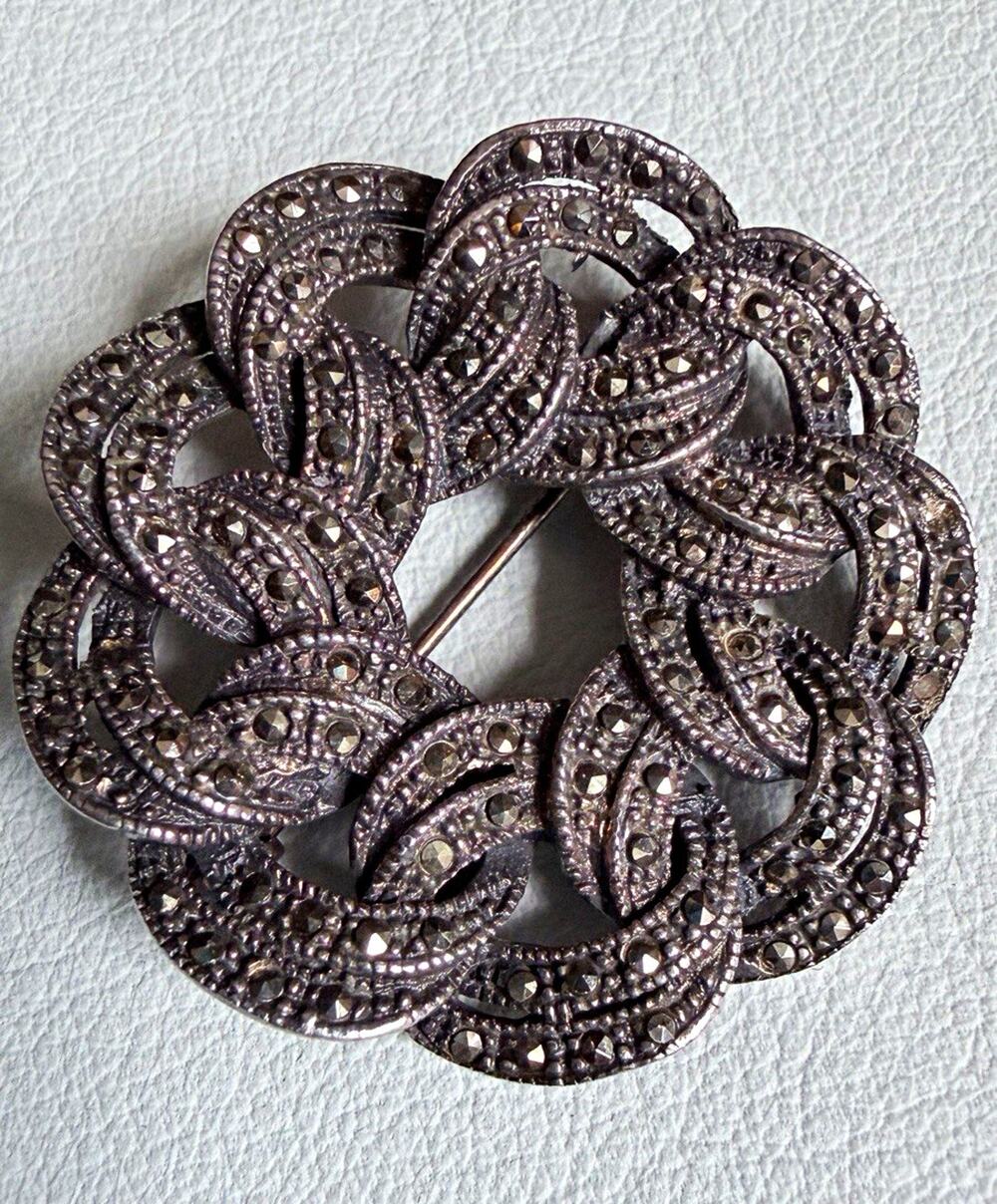 VTG ART Deco Twisted Circle of Love Twist Knot Marcasite/925